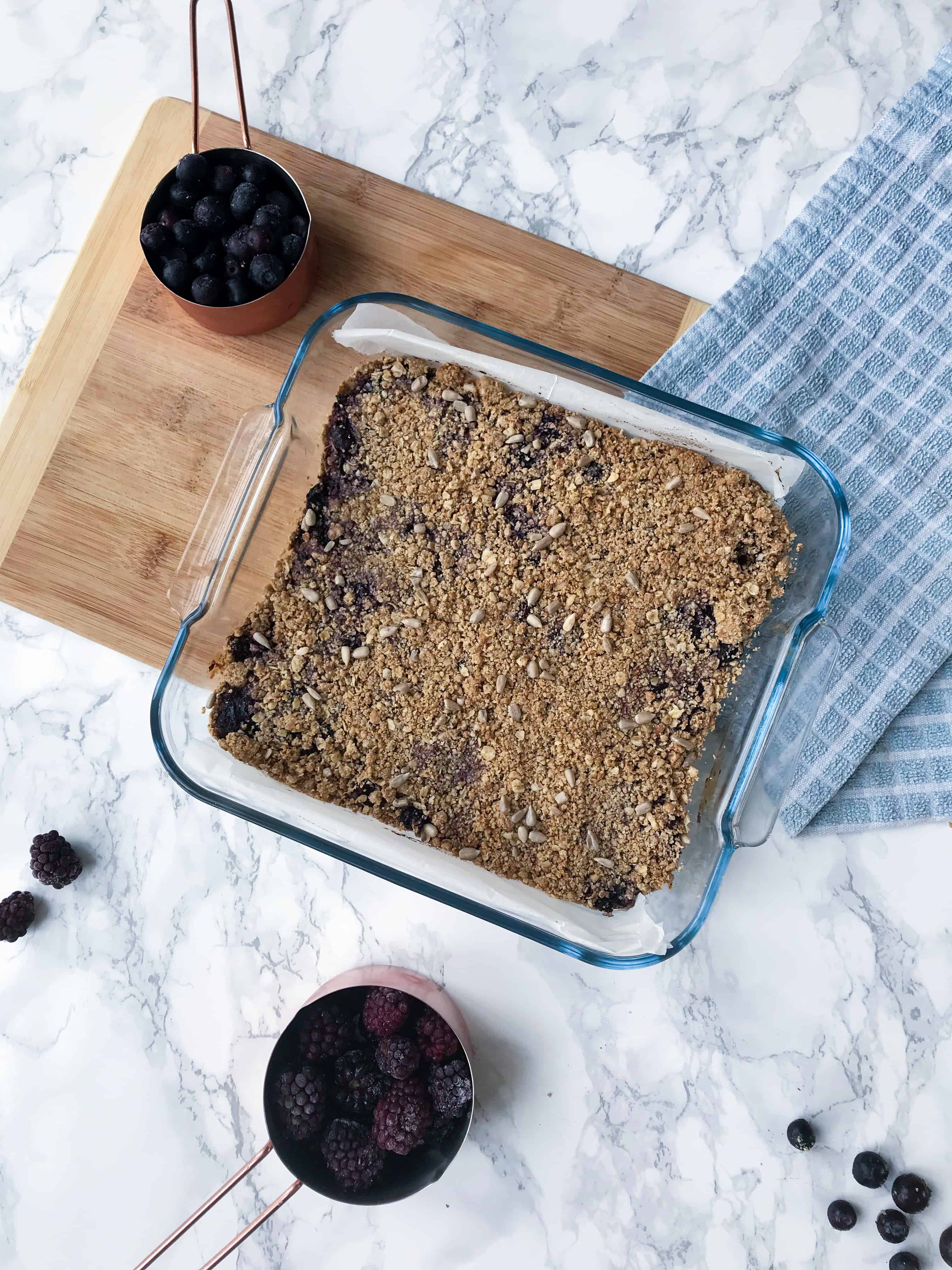 VEGAN OATY BERRY CRUMBLE BARS