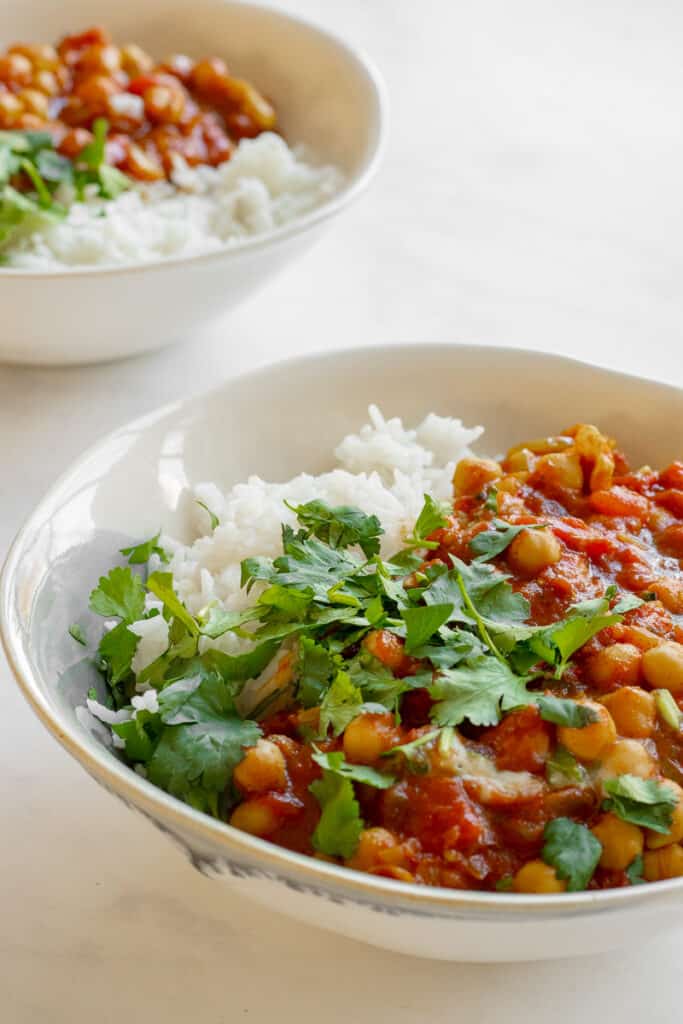 Quick Chickpea Curry - Vegan, GF & Healthy! Georgie Eats.