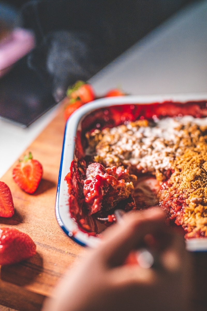 Strawberry & Vanilla Crumble - Georgie Eats