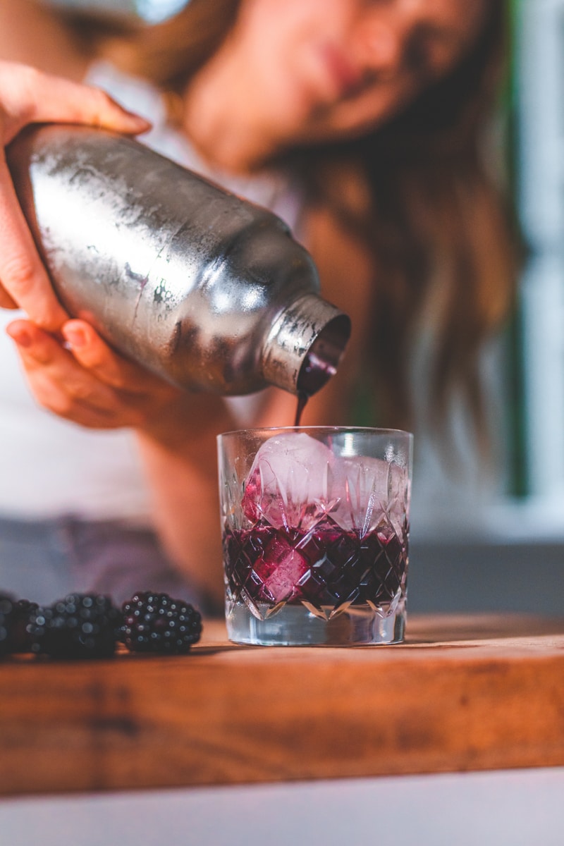 Pouring the Fresh Bramble Cocktail - Georgie Eats