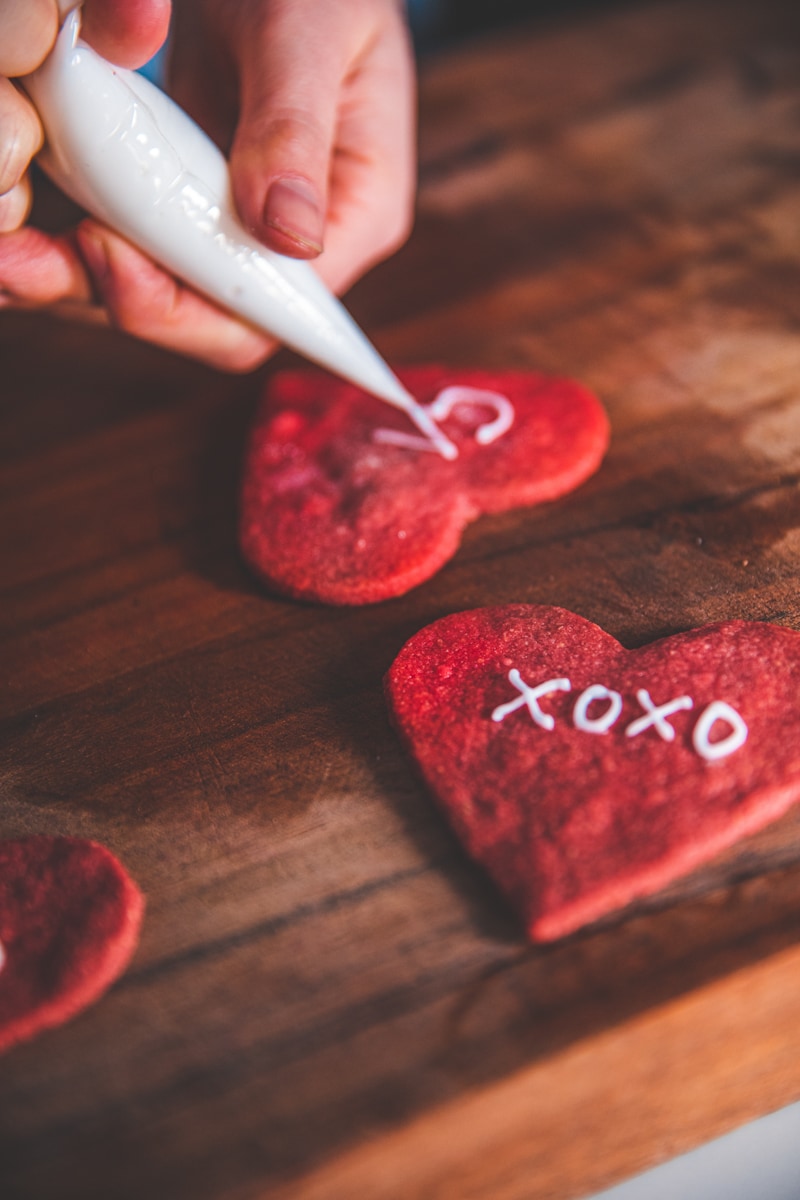 Piping the Love Heart Biscuits - Georgie Eats