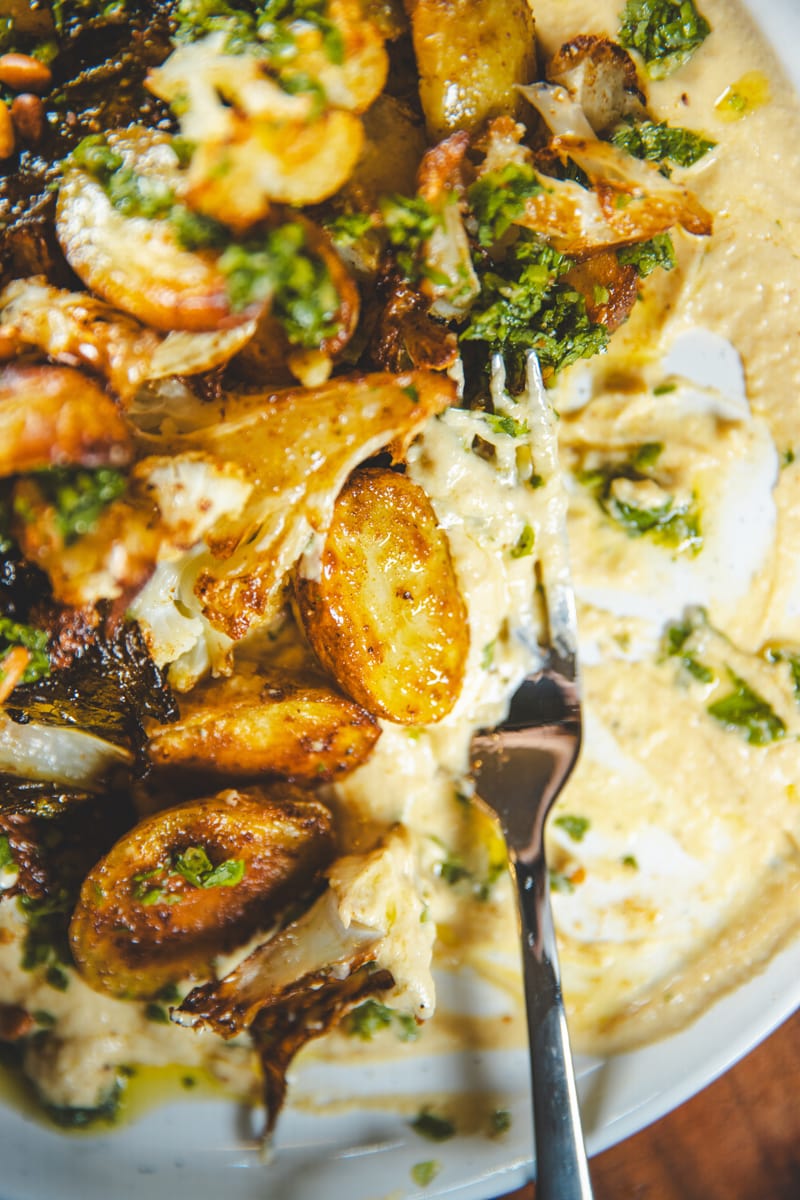 Green Harissa Hummus Plates - Georgie Eats