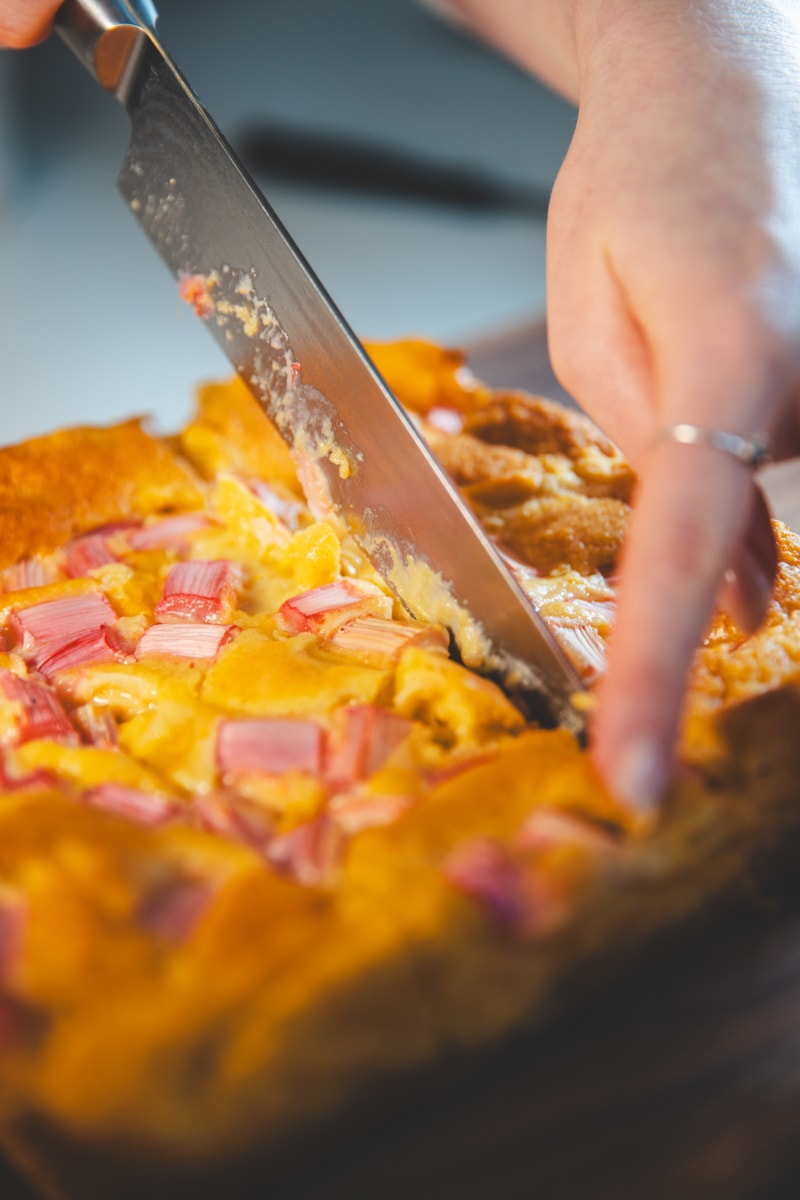 Cutting the Rhubarb & Custard Blondies - Georgie Eats