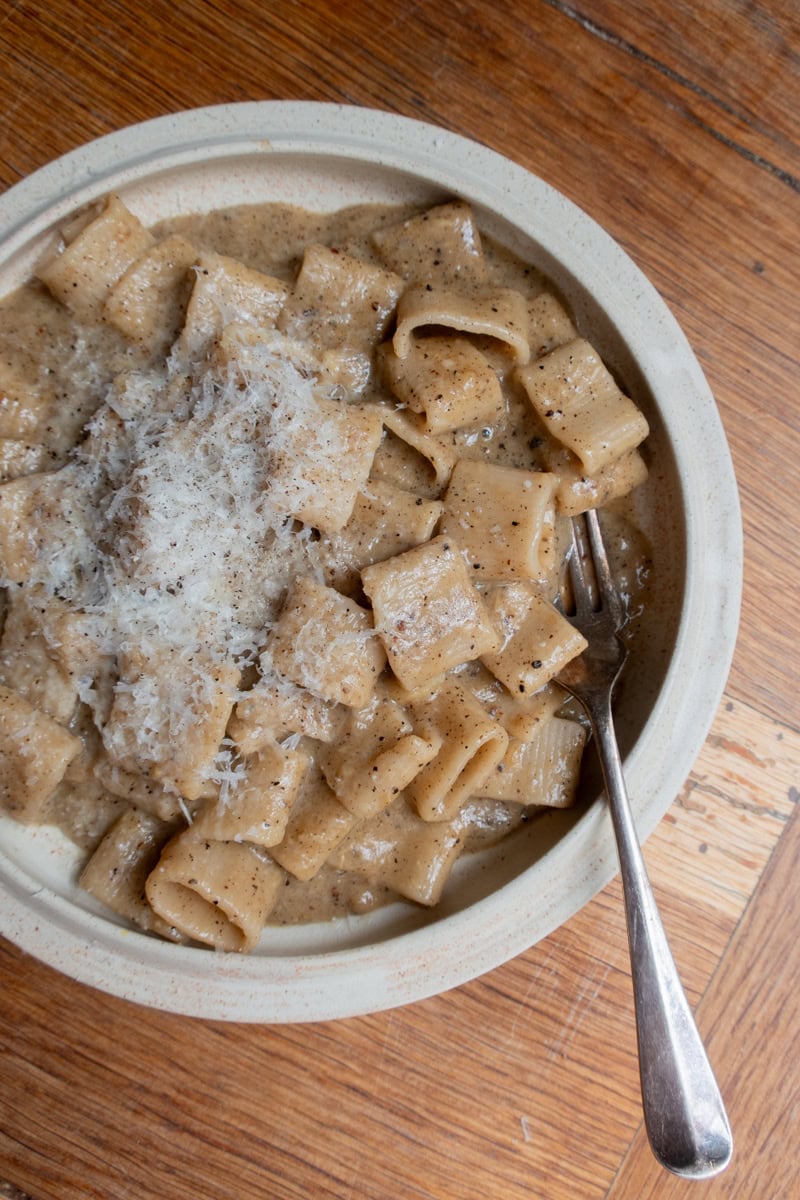 Roasted Garlic Cacio e Pepe - Georgie Mullen